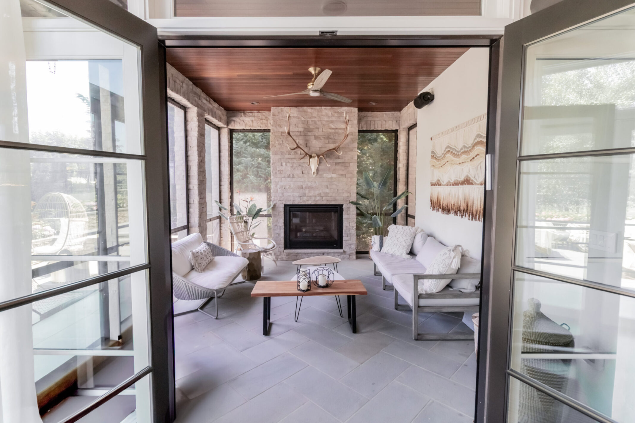 109 Vozi outdoor room